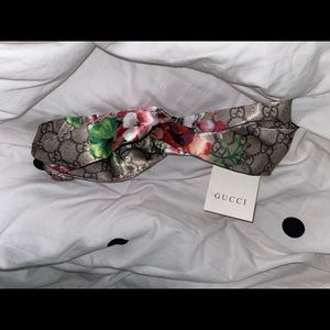 GG Blooms Print Floral Gucci Silk Headband New